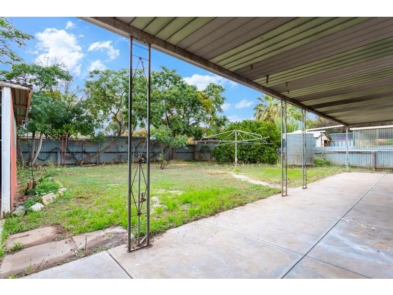 92 crosskeys road, Brahma Lodge SA 5109