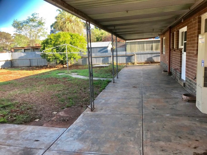 92 crosskeys road, Brahma Lodge SA 5109