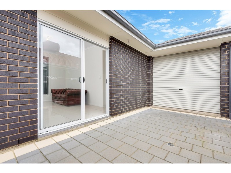 10 HOOD STREET, Hillcrest SA 5086
