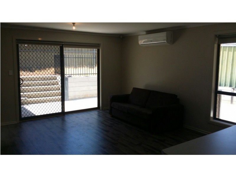 19/19a Waldron St, Elizabeth East SA 5112