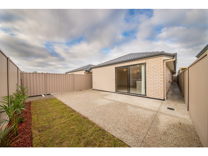 70 and 70A Fleming Crescent, Mansfield Park SA 5012
