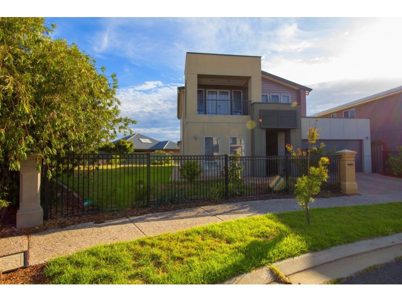 18 Dutton Avenue, Mawson Lakes SA 5095