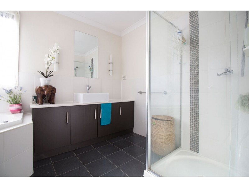 18 Dutton Avenue, Mawson Lakes SA 5095