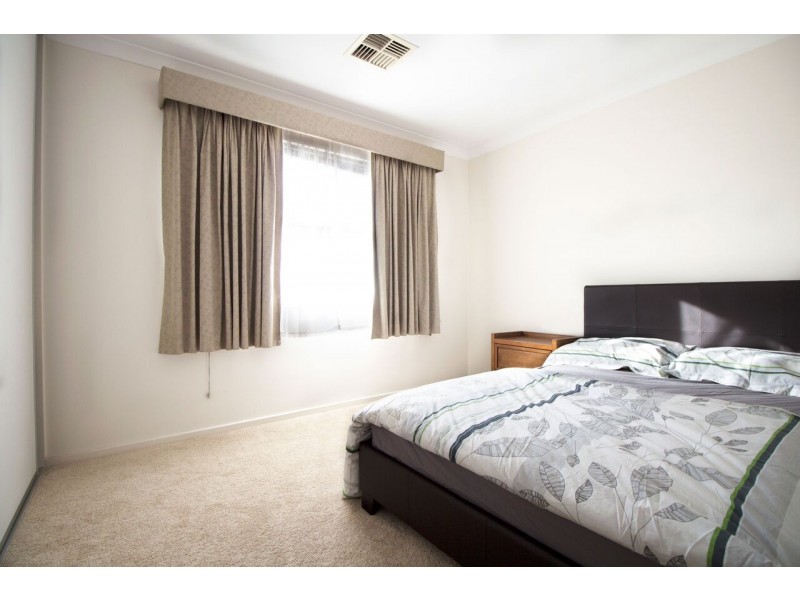 18 Dutton Avenue, Mawson Lakes SA 5095