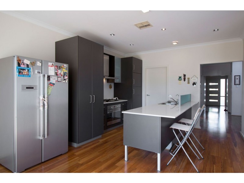 18 Dutton Avenue, Mawson Lakes SA 5095