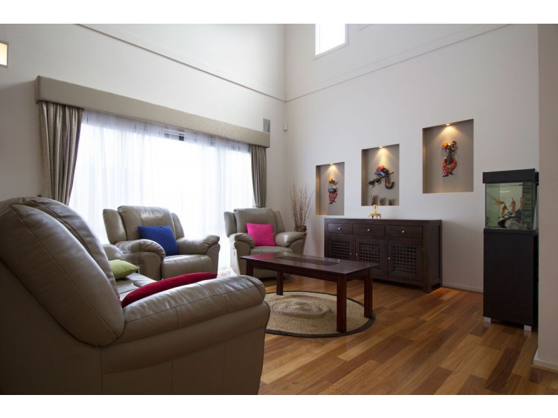 18 Dutton Avenue, Mawson Lakes SA 5095