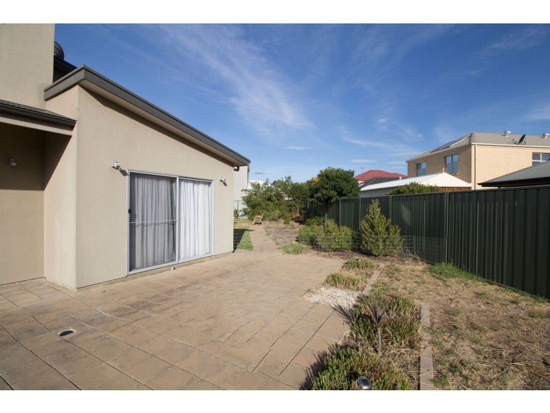 18 Dutton Avenue, Mawson Lakes SA 5095