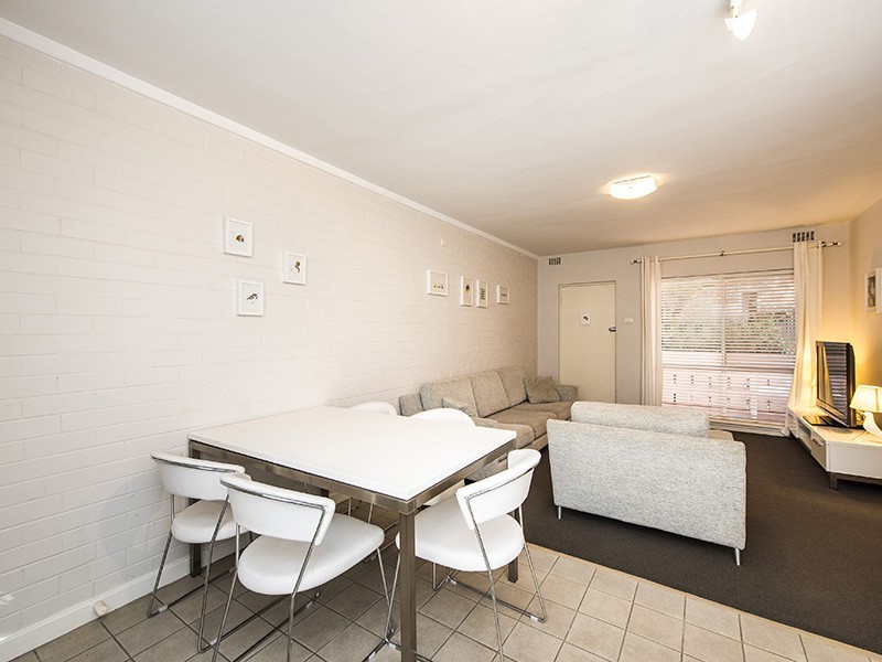1/136a Broadway, Nedlands WA 6009