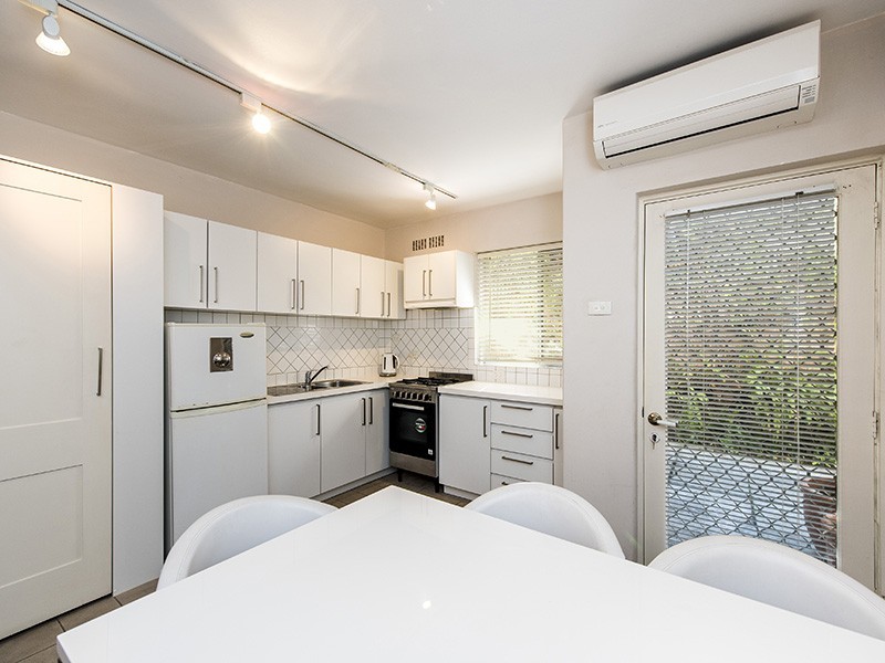 1/136a Broadway, Nedlands WA 6009