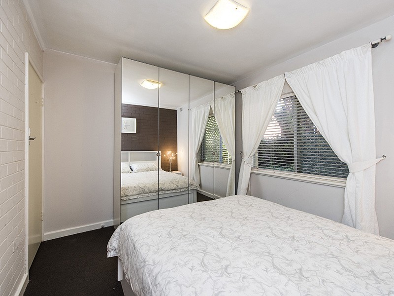 1/136a Broadway, Nedlands WA 6009