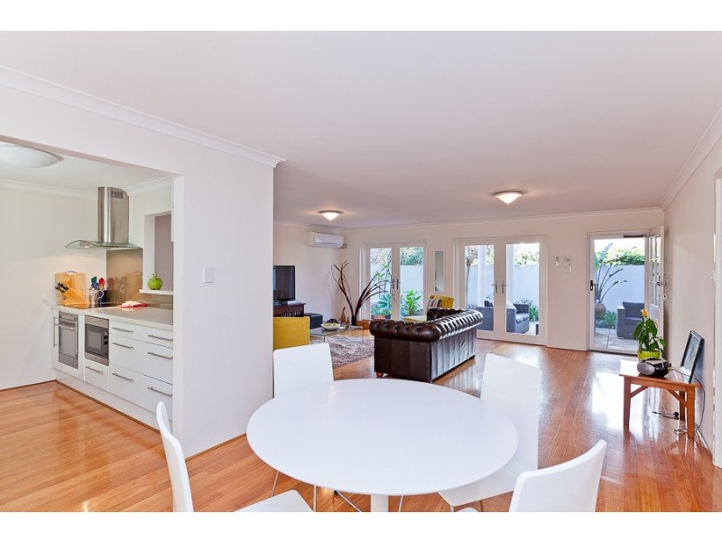 9/12 Wingfield Avenue, Crawley WA 6009