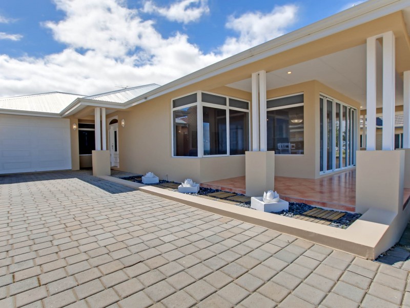 290 Safety Bay Road, Safety Bay WA 6169