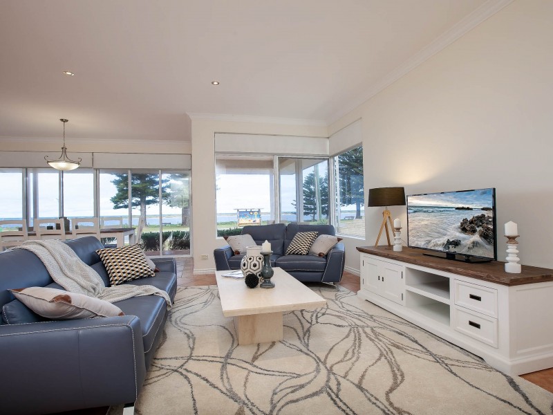 290 Safety Bay Road, Safety Bay WA 6169