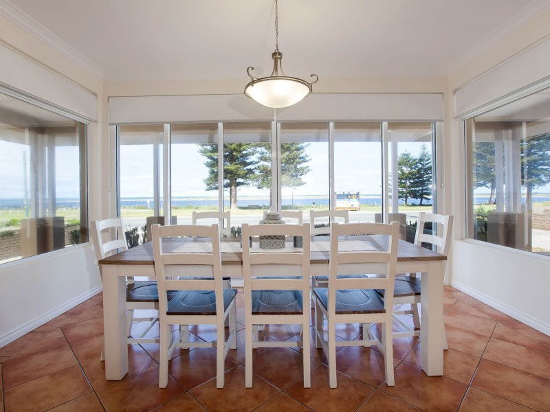 290 Safety Bay Road, Safety Bay WA 6169