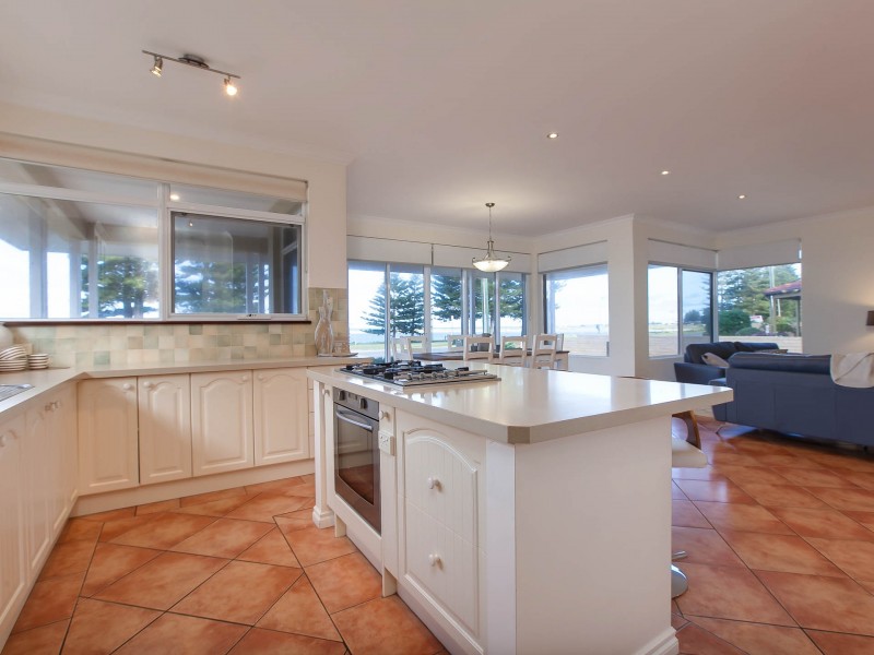 290 Safety Bay Road, Safety Bay WA 6169