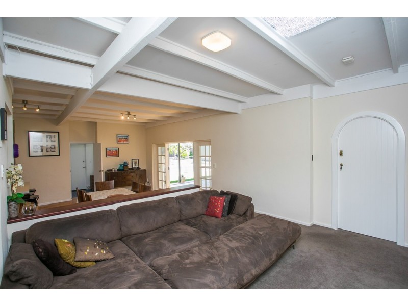 9 Archdeacon Street, Nedlands WA 6009