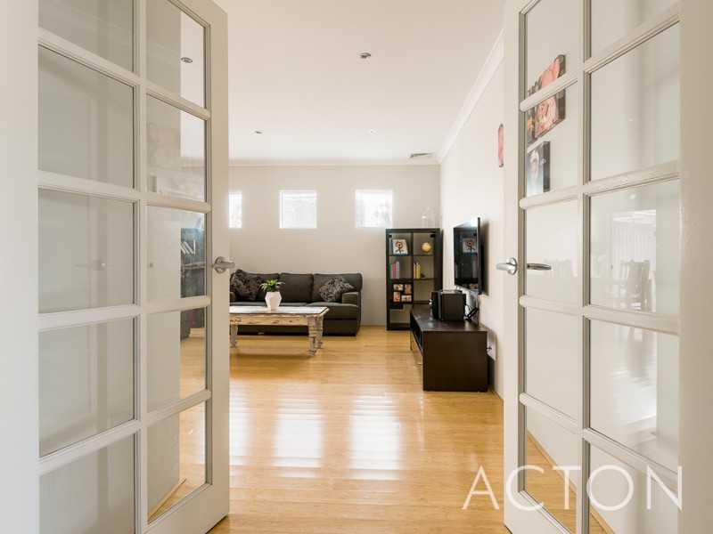 1 Ringmer Way, Westminster WA 6061