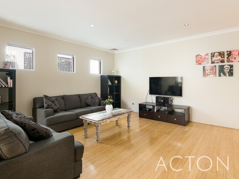 1 Ringmer Way, Westminster WA 6061