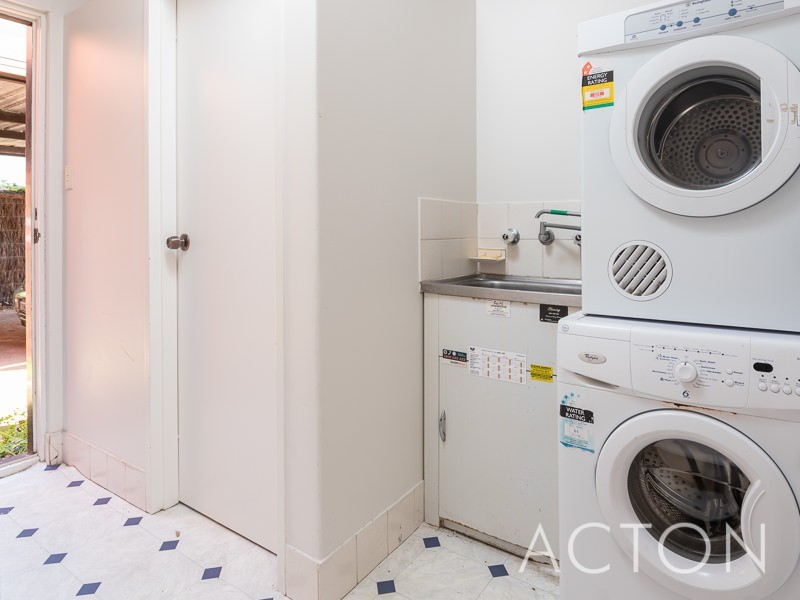 10/14 Park Road, Crawley WA 6009