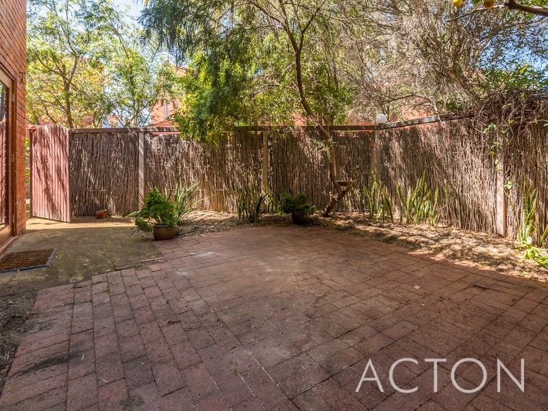 10/14 Park Road, Crawley WA 6009