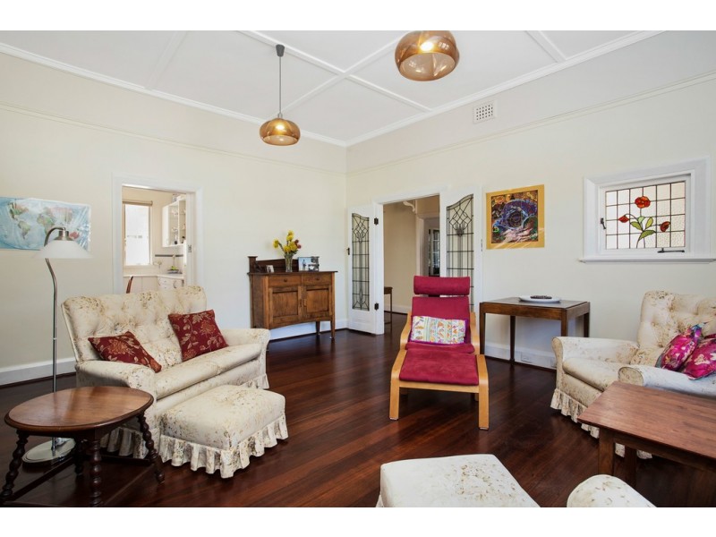 61 Leura Street, Nedlands WA 6009