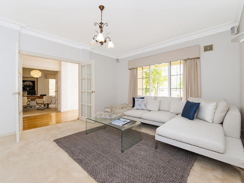 16 Saddington Crescent, Mosman Park WA 6012