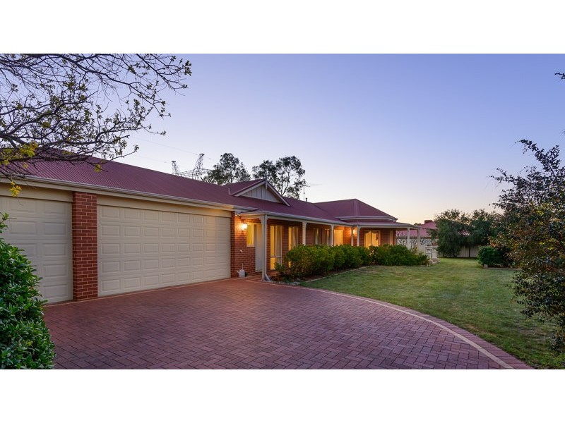 14 Darter Way, Maida Vale WA 6057