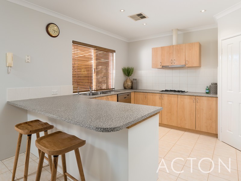 14 Darter Way, Maida Vale WA 6057