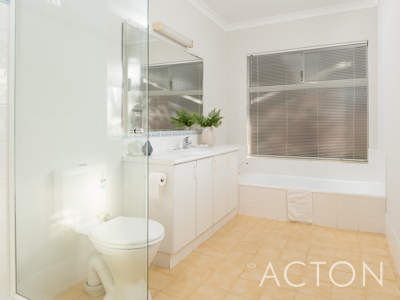 14 Darter Way, Maida Vale WA 6057