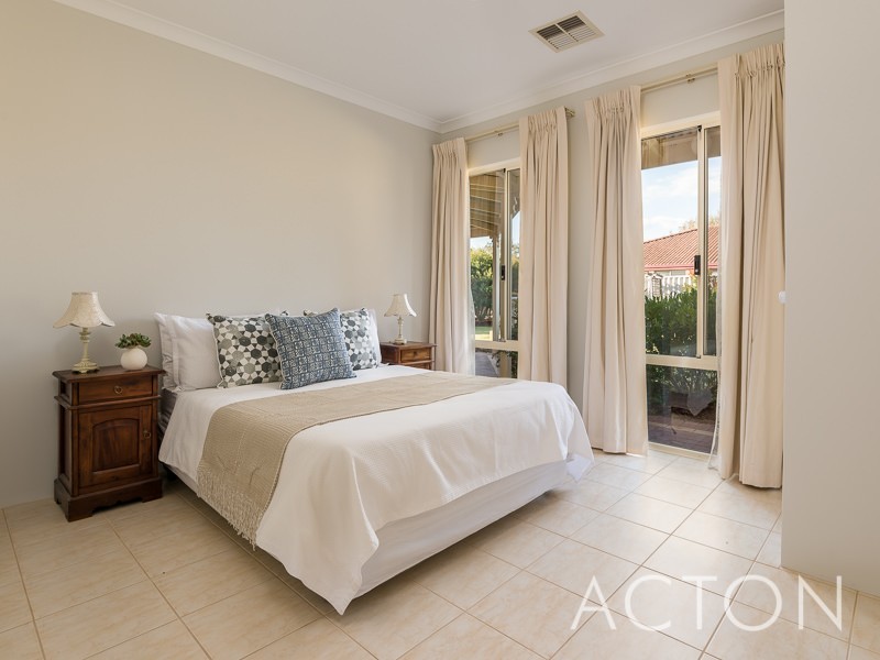 14 Darter Way, Maida Vale WA 6057