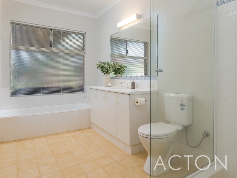 14 Darter Way, Maida Vale WA 6057