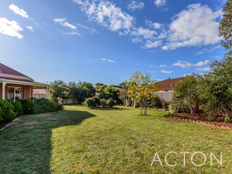 14 Darter Way, Maida Vale WA 6057