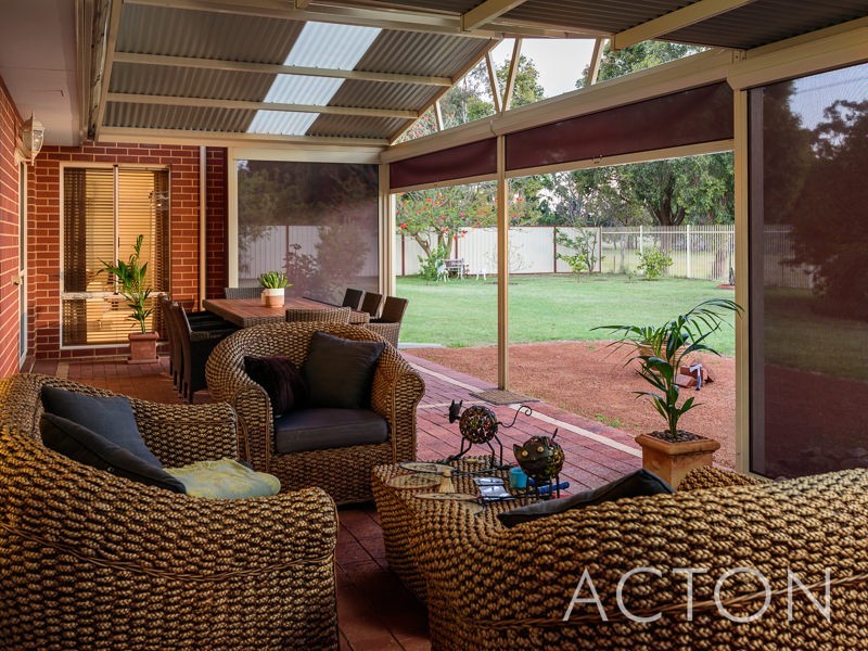 14 Darter Way, Maida Vale WA 6057