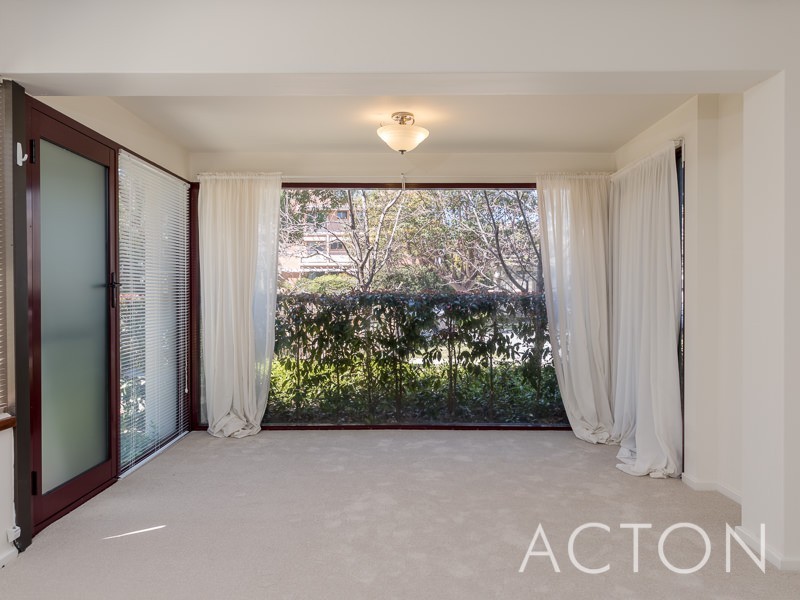 1/9 The Avenue, Crawley WA 6009