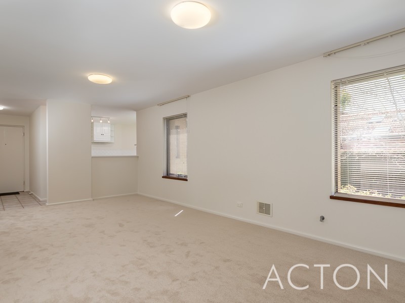 1/9 The Avenue, Crawley WA 6009