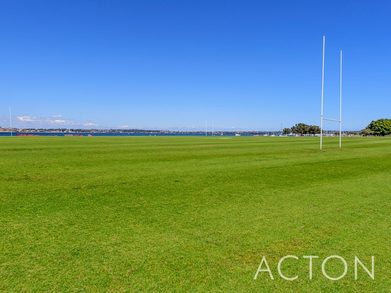 1/9 The Avenue, Crawley WA 6009