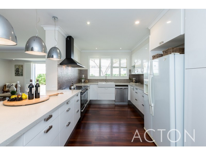 12 Arundale Crescent, Wembley Downs WA 6019