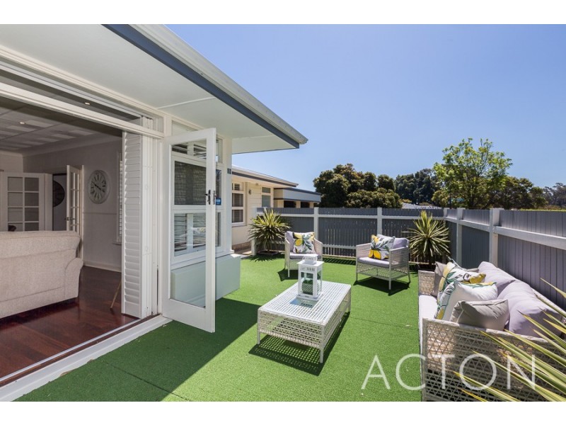 12 Arundale Crescent, Wembley Downs WA 6019