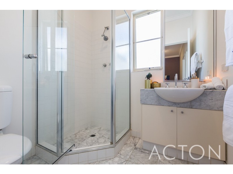 3/121 Fairway, Crawley WA 6009