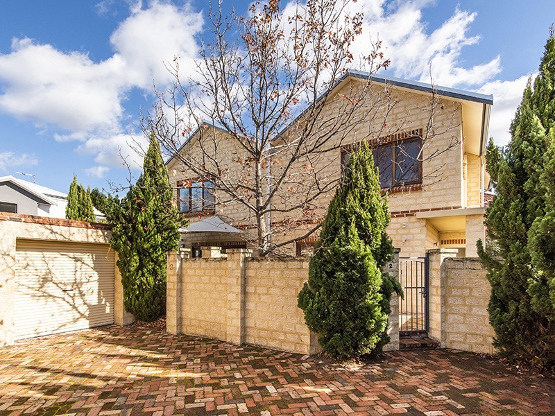 2/121 Fairway, Crawley WA 6009