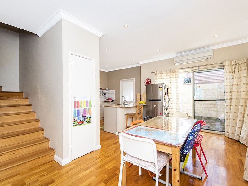 2/121 Fairway, Crawley WA 6009