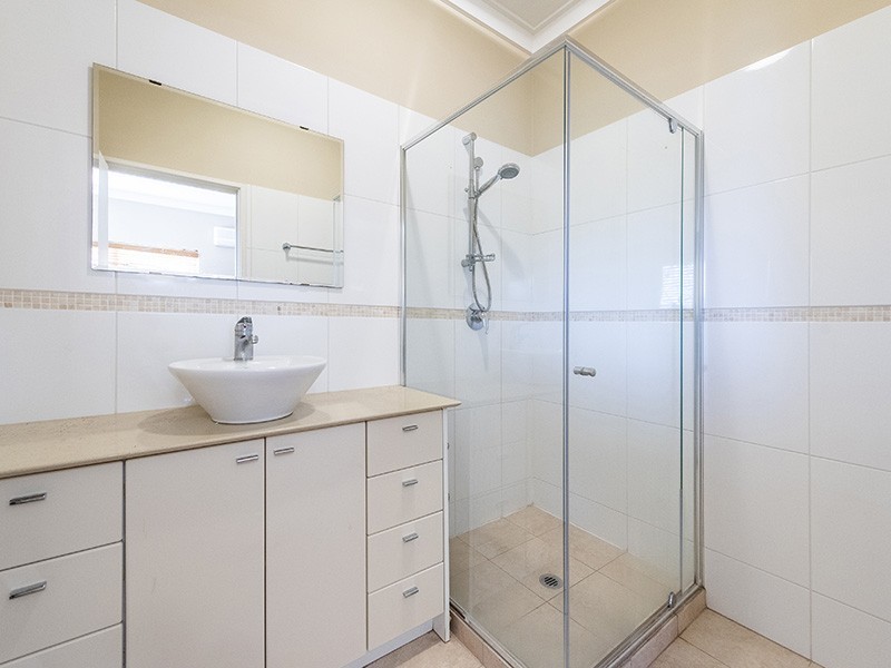 2/121 Fairway, Crawley WA 6009