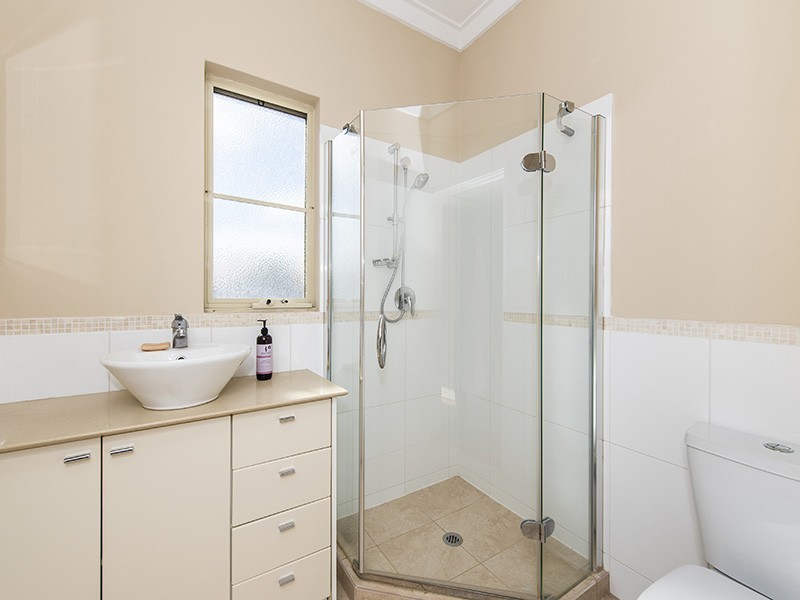 2/121 Fairway, Crawley WA 6009