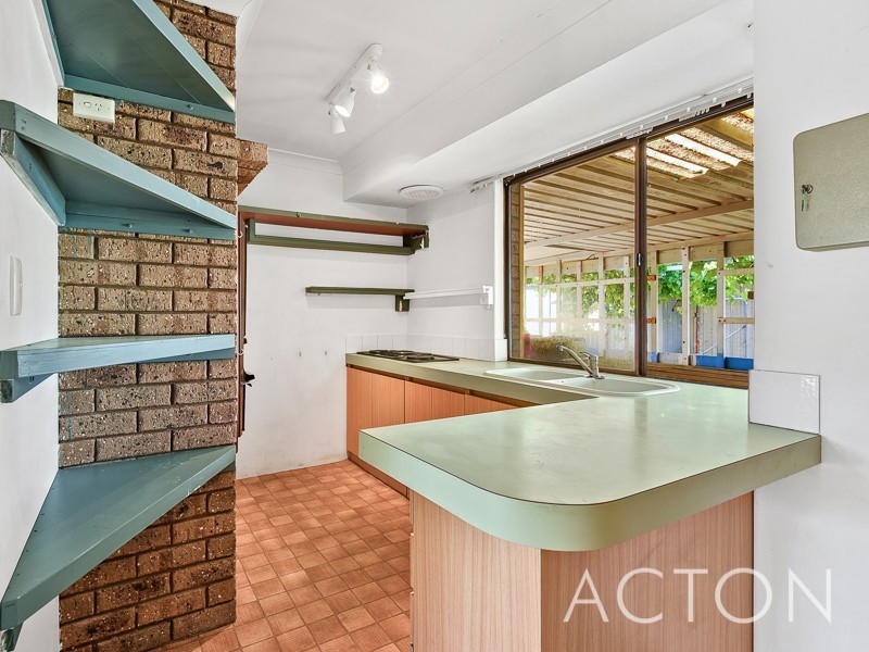 15 Coyle Road, Beldon WA 6027