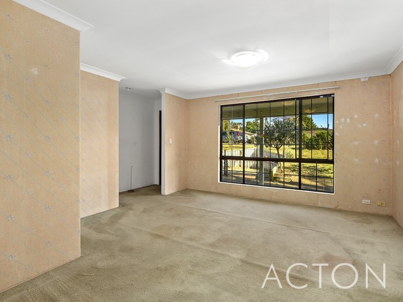 15 Coyle Road, Beldon WA 6027