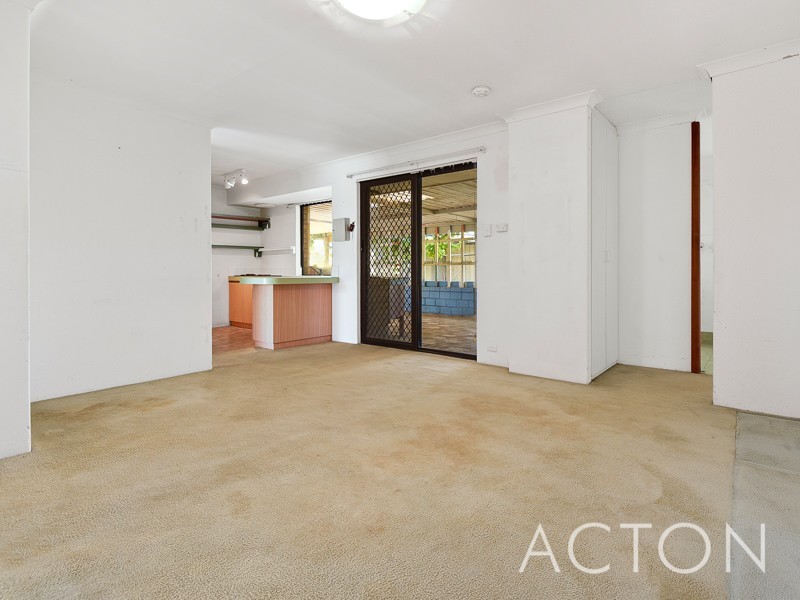 15 Coyle Road, Beldon WA 6027