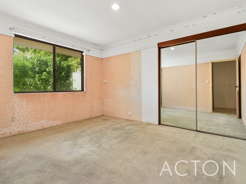 15 Coyle Road, Beldon WA 6027