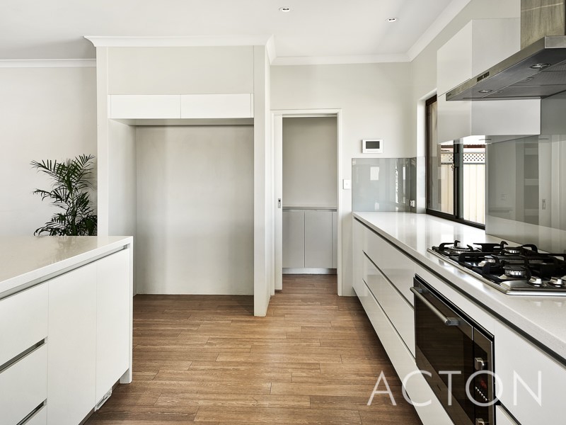 108 Kitchener Road, Alfred Cove WA 6154