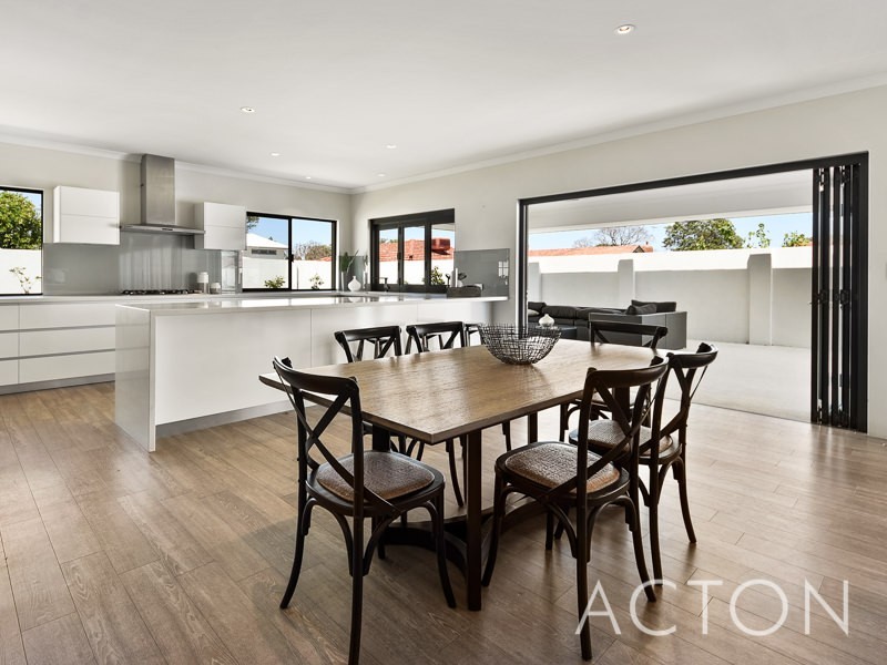 108 Kitchener Road, Alfred Cove WA 6154