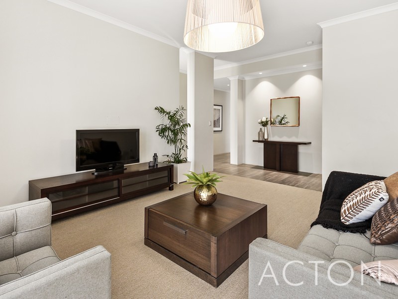 108 Kitchener Road, Alfred Cove WA 6154